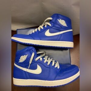 Nike Air Jordan 1 Retro High OG Hyper Royal size 11, gently used